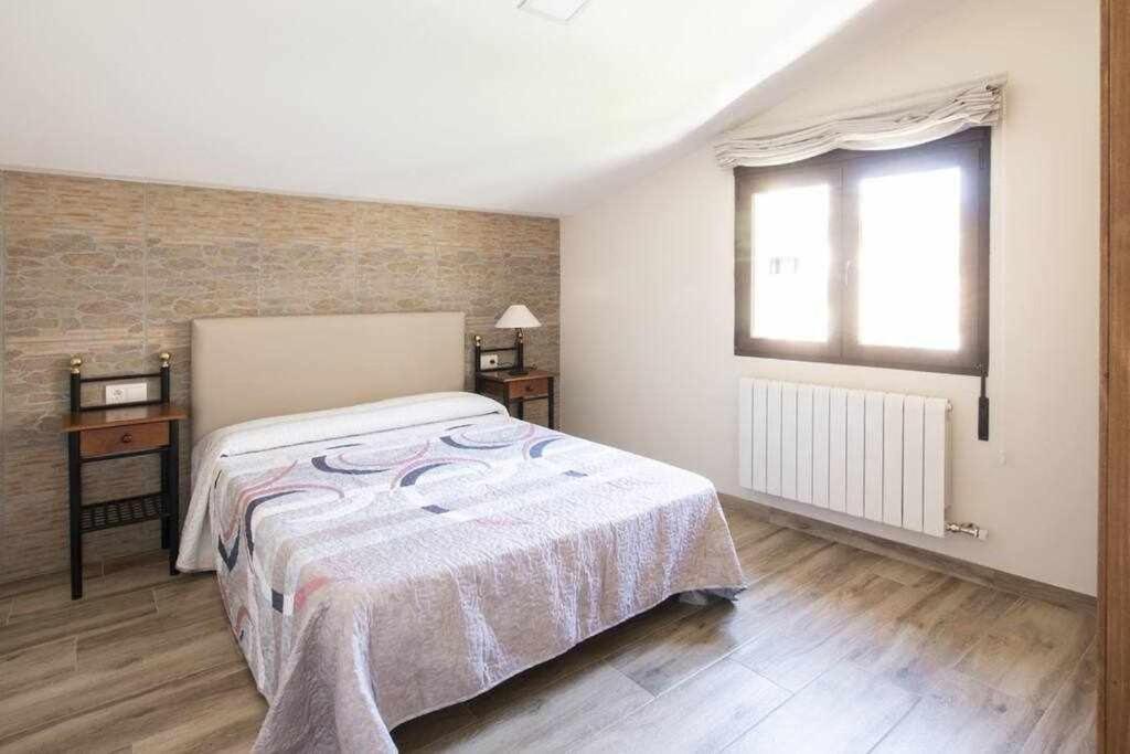 Villarroya de los Pinares Apartamento Creativo Villa Rubei מראה חיצוני תמונה